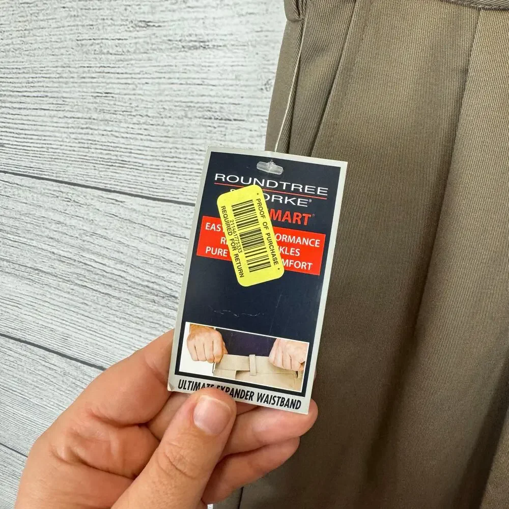 Roundtree & Yorke Mens Travel Smart Classic Fit Pleated Easy Care Shorts Size 34